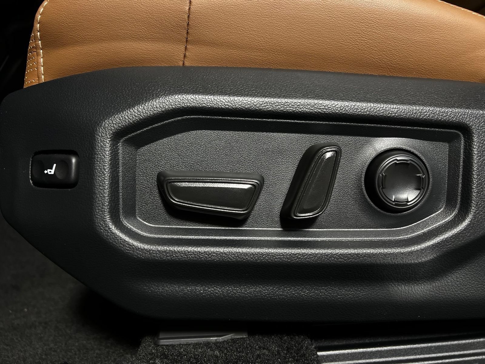 2026 Toyota Tundra 1794 Edition - Photo 11