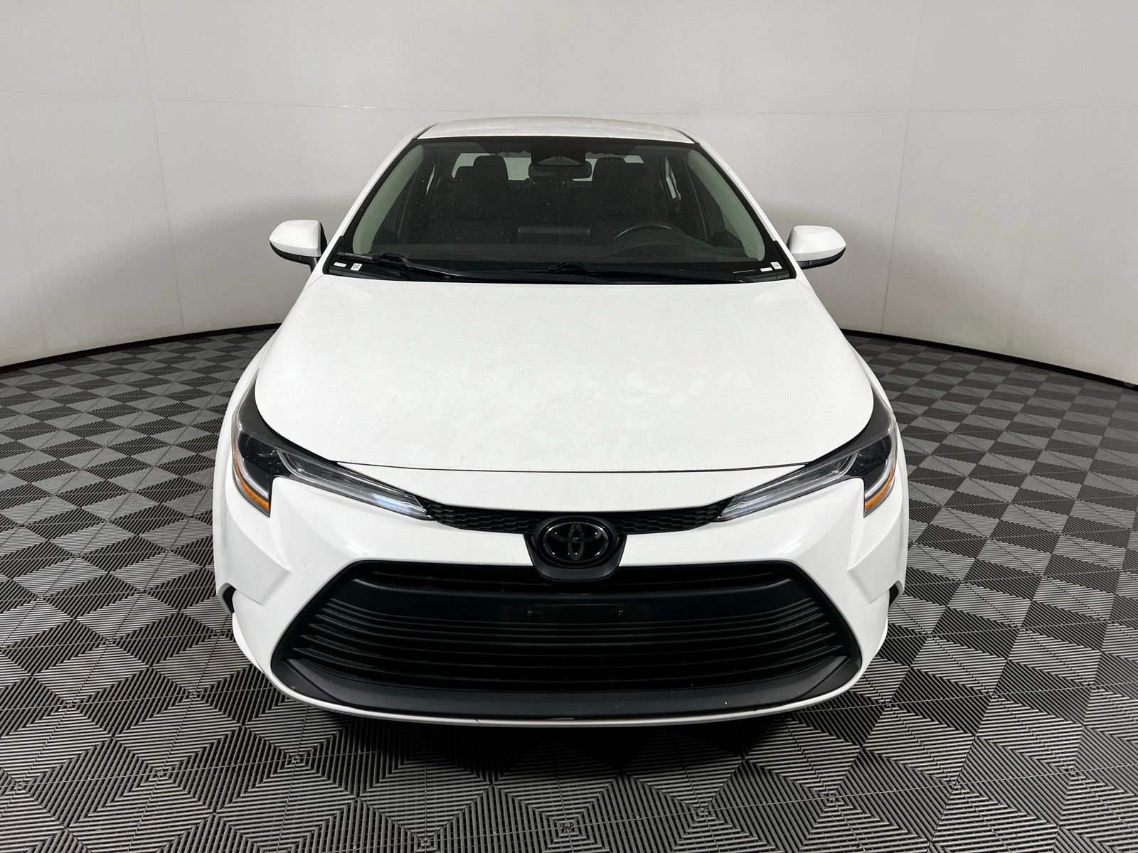 Used 2024 Toyota Corolla LE with VIN 5YFB4MDE8RP083593 for sale in Northfield, Minnesota