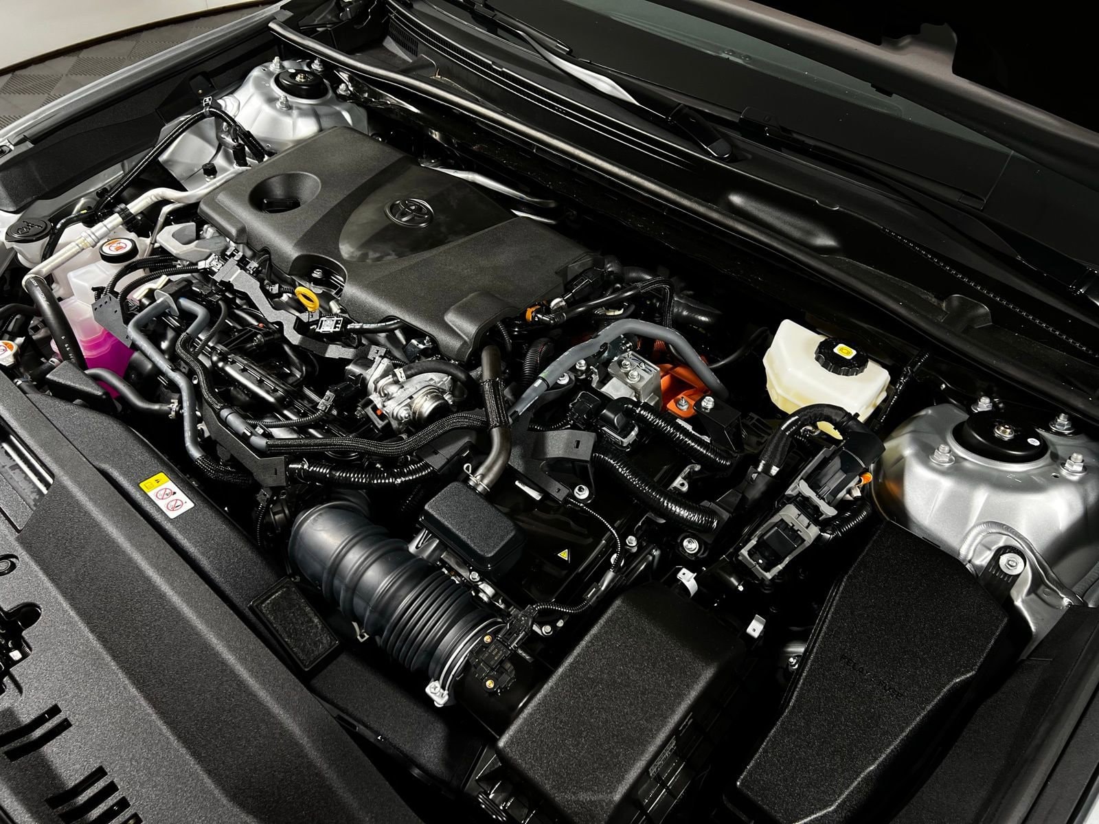 2025 Toyota Camry LE - Photo 11