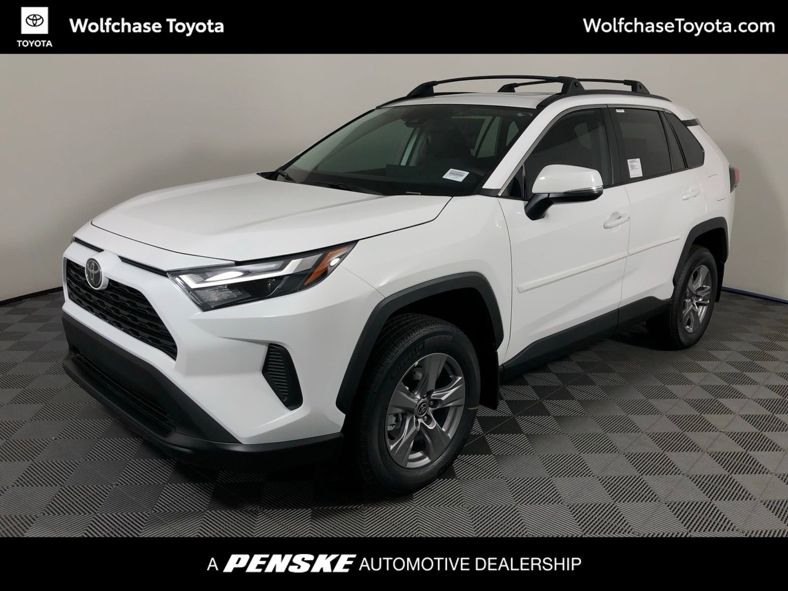 2025 Toyota RAV4 XLE's photo