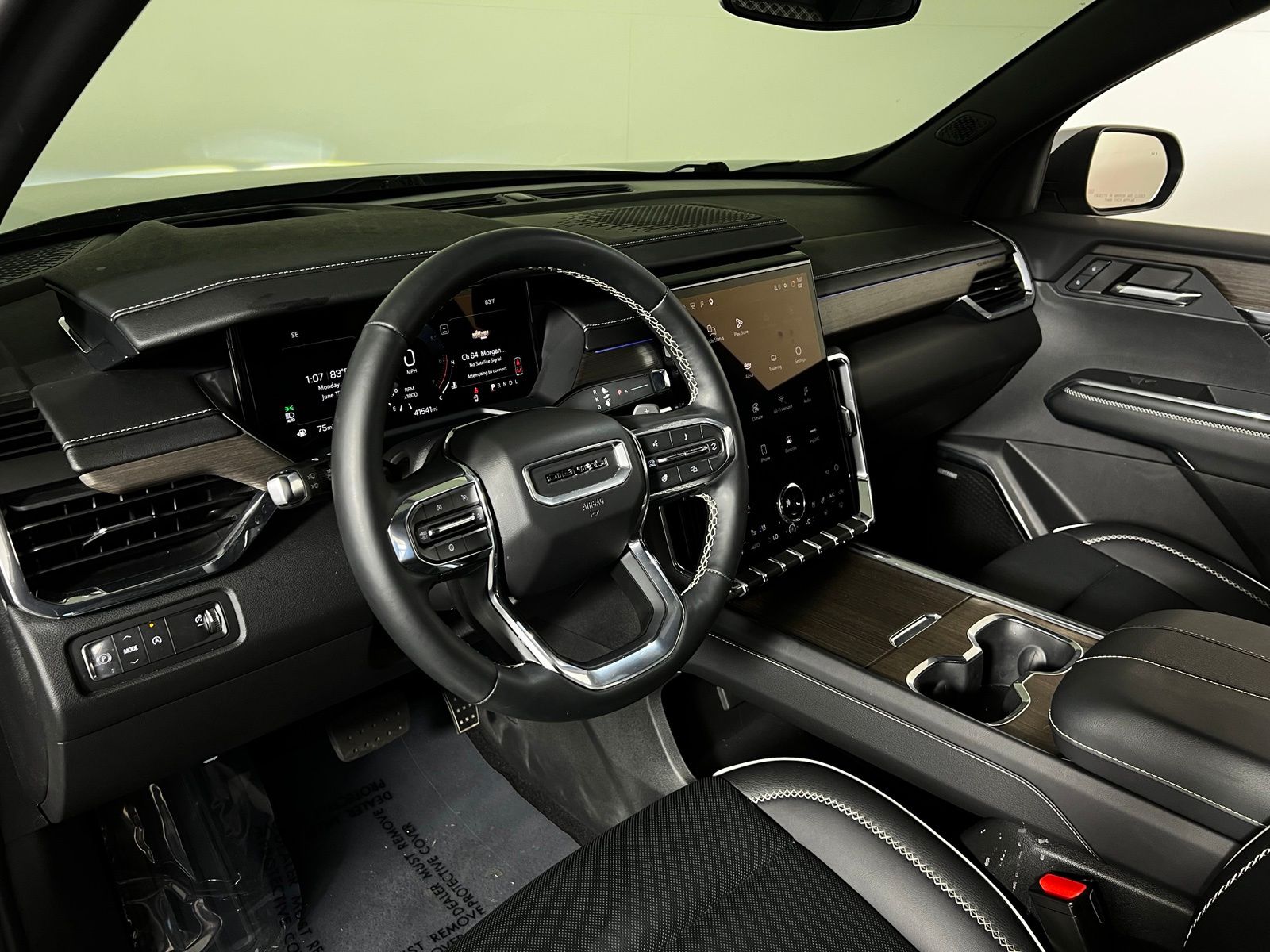 2024 GMC Acadia Denali - Photo 12