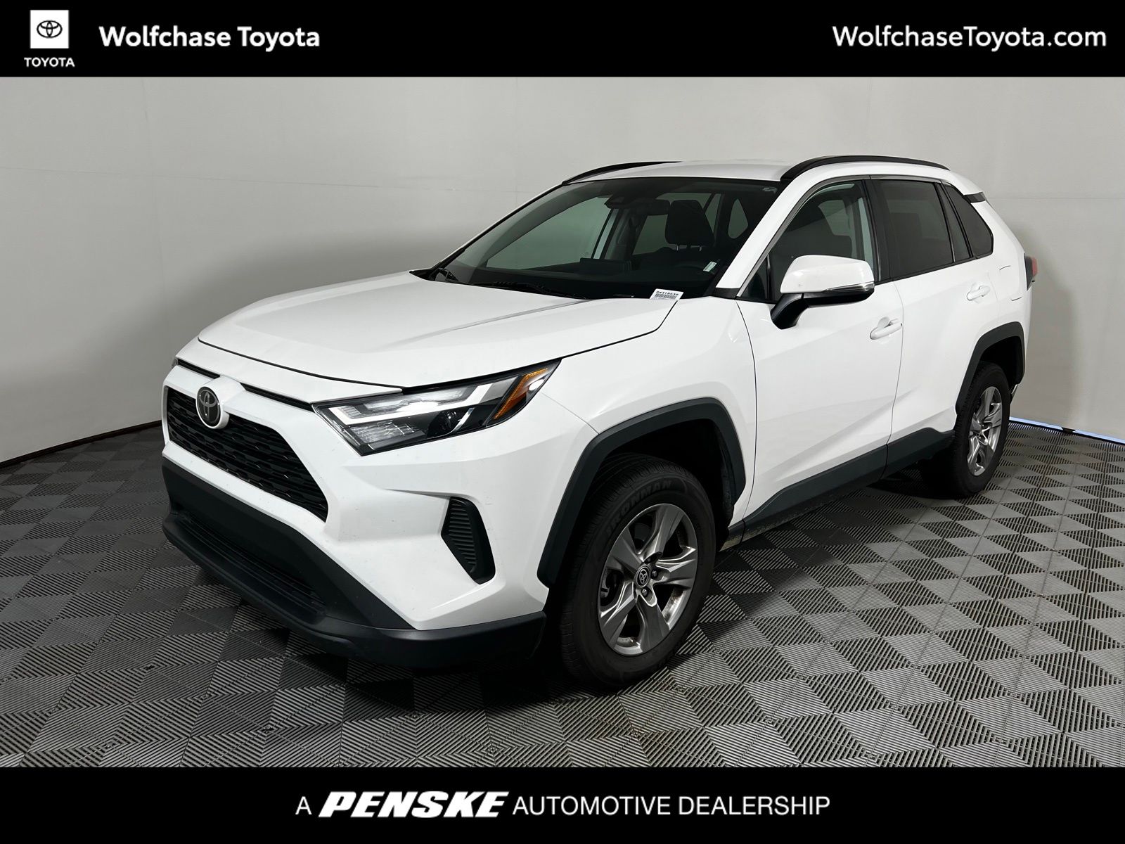 2024 Toyota RAV4 XLE FWD's photo