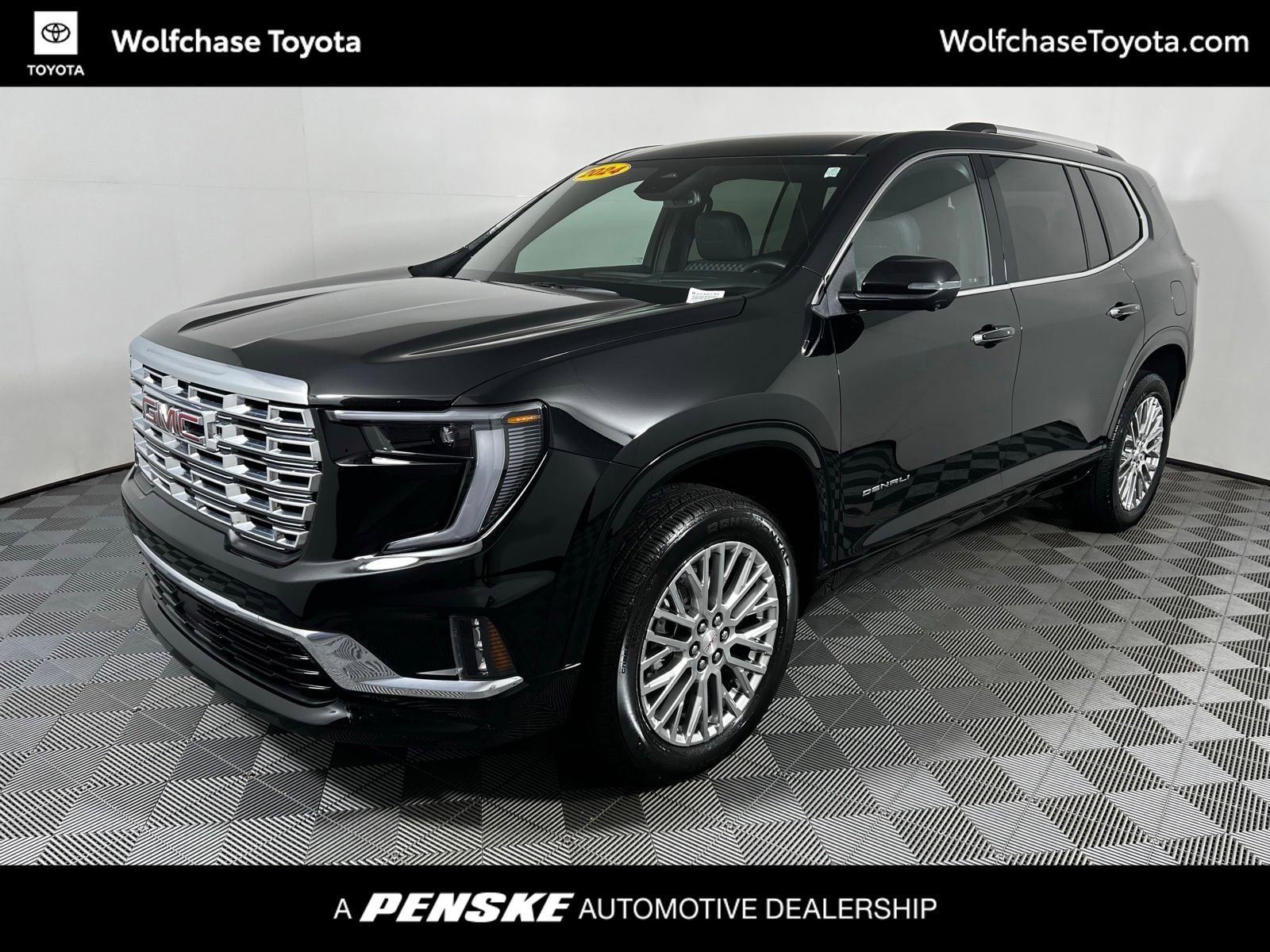 2024 GMC Acadia Denali's photo