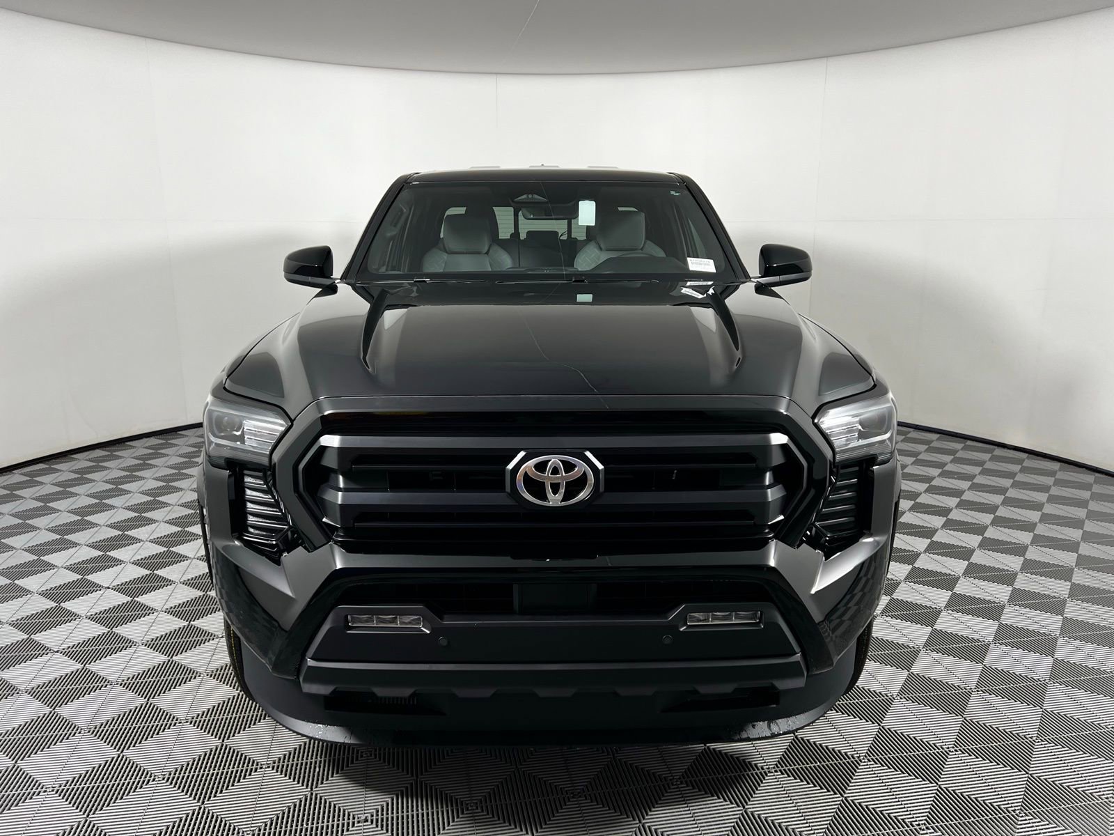 2025 Toyota Tacoma SR5 4x4 Long Bed photo 2