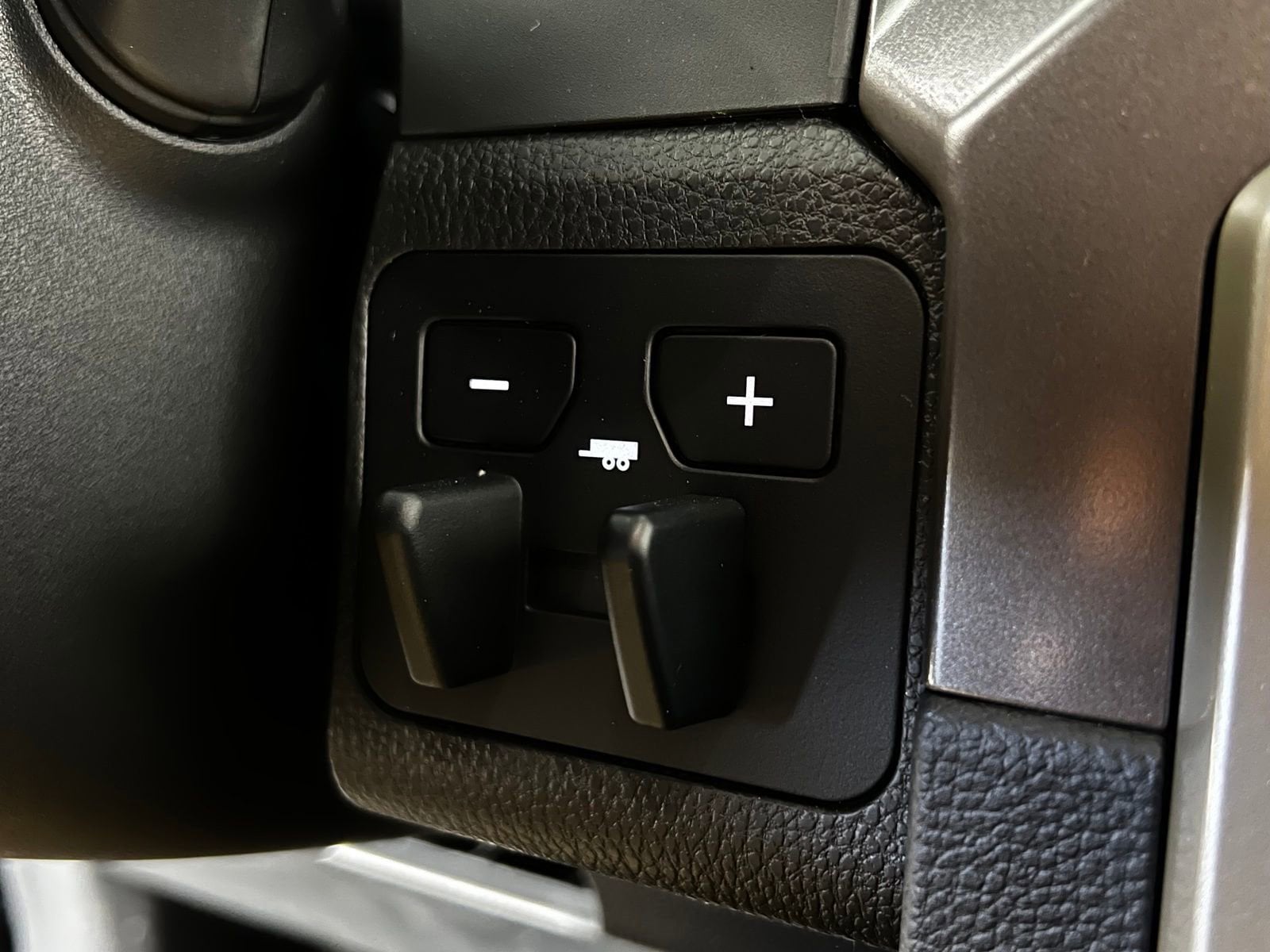 2026 Toyota Tacoma SR5 - Photo 16