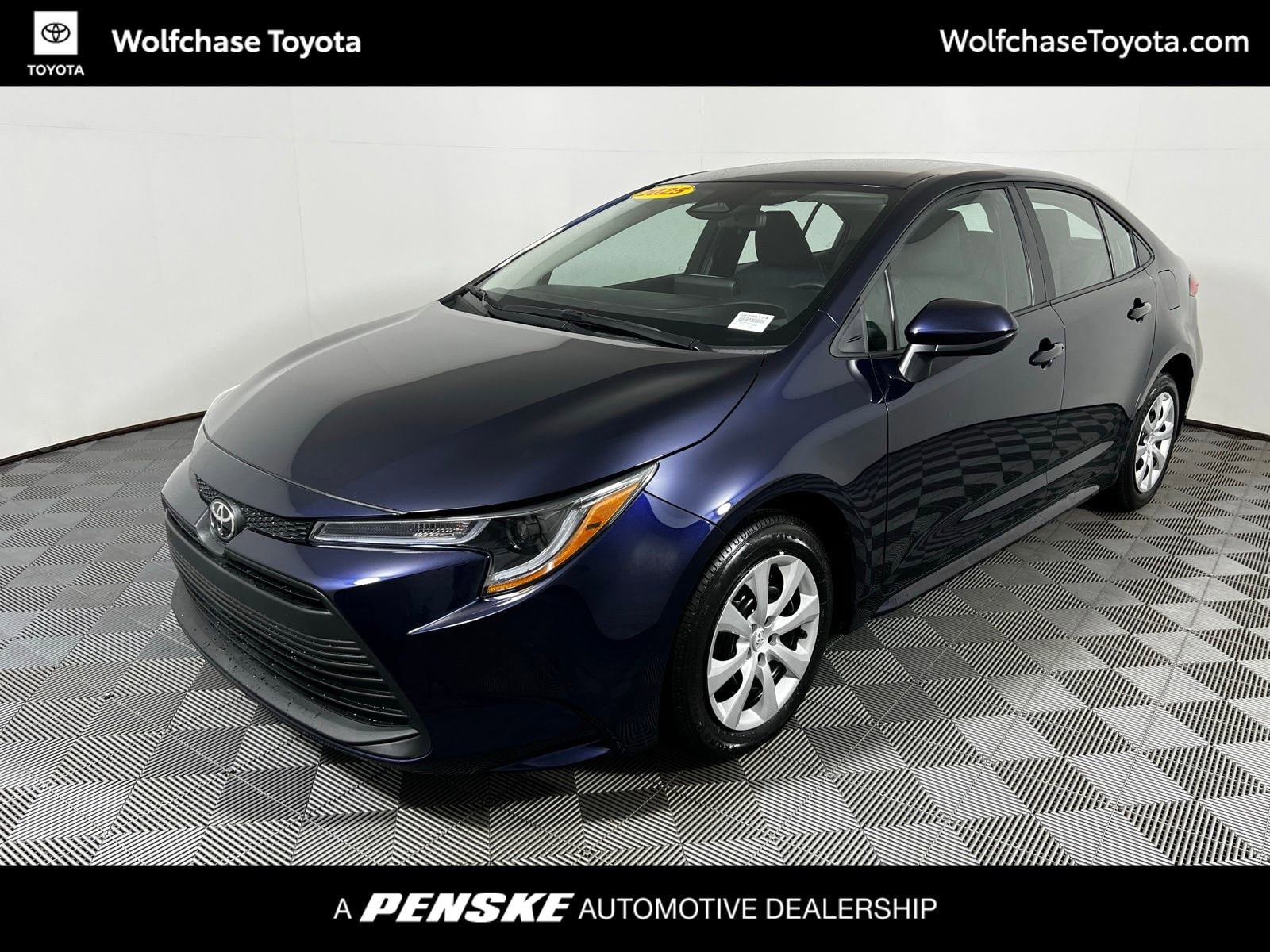 2025 Toyota Corolla LE's photo