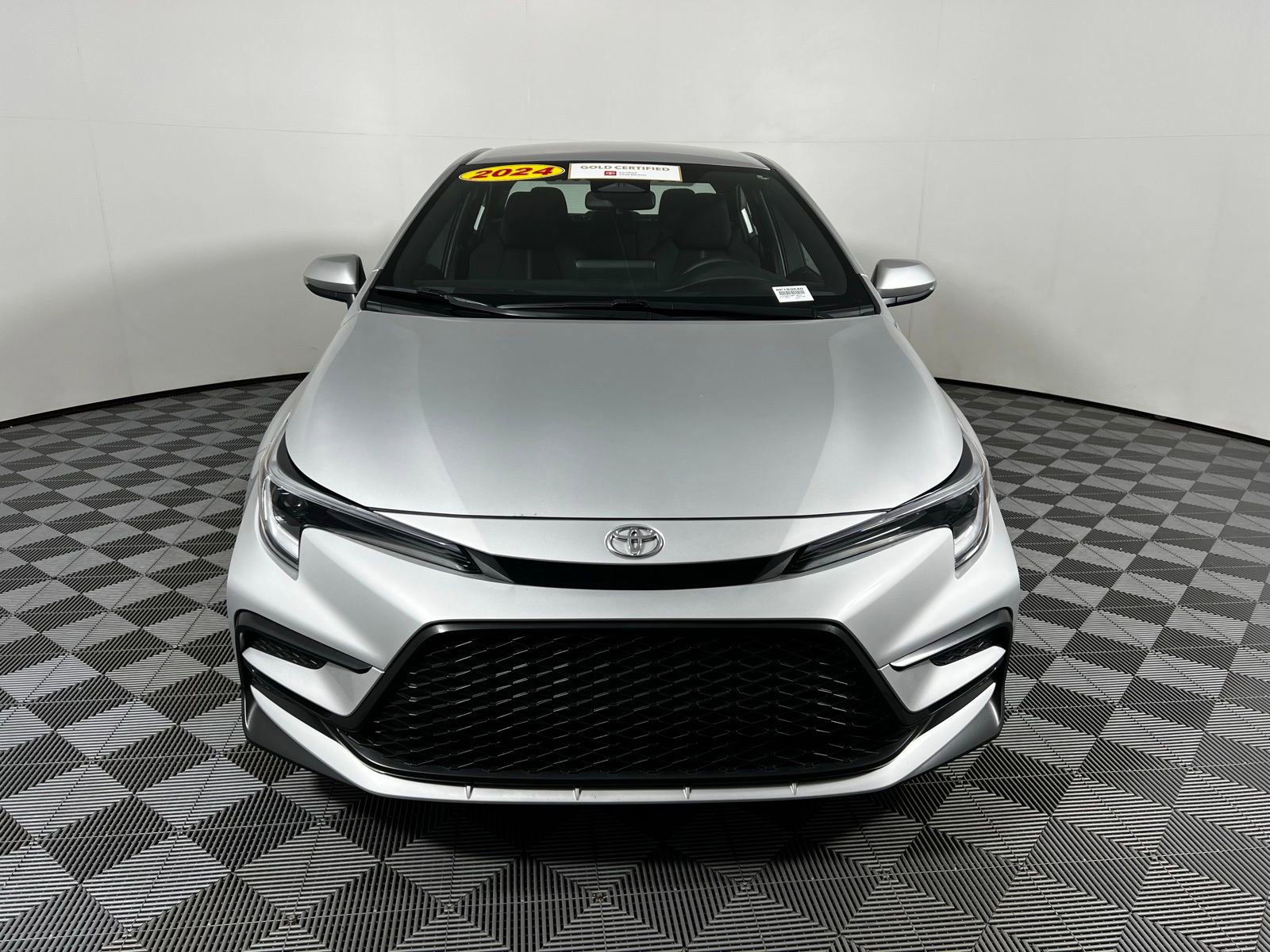 2024 Toyota Corolla SE photo 2