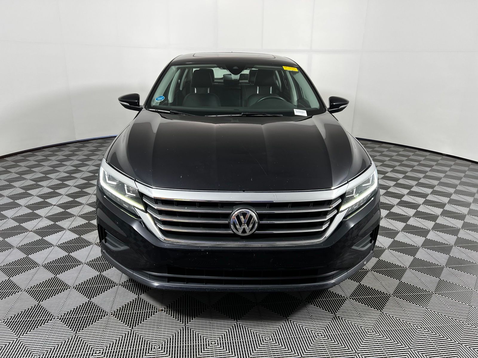 Used 2022 Volkswagen Passat SE with VIN 1VWSA7A37NC008252 for sale in Memphis, TN
