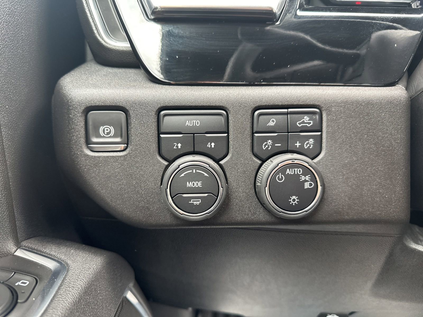 2025 Chevrolet Silverado 1500 LT - Photo 8