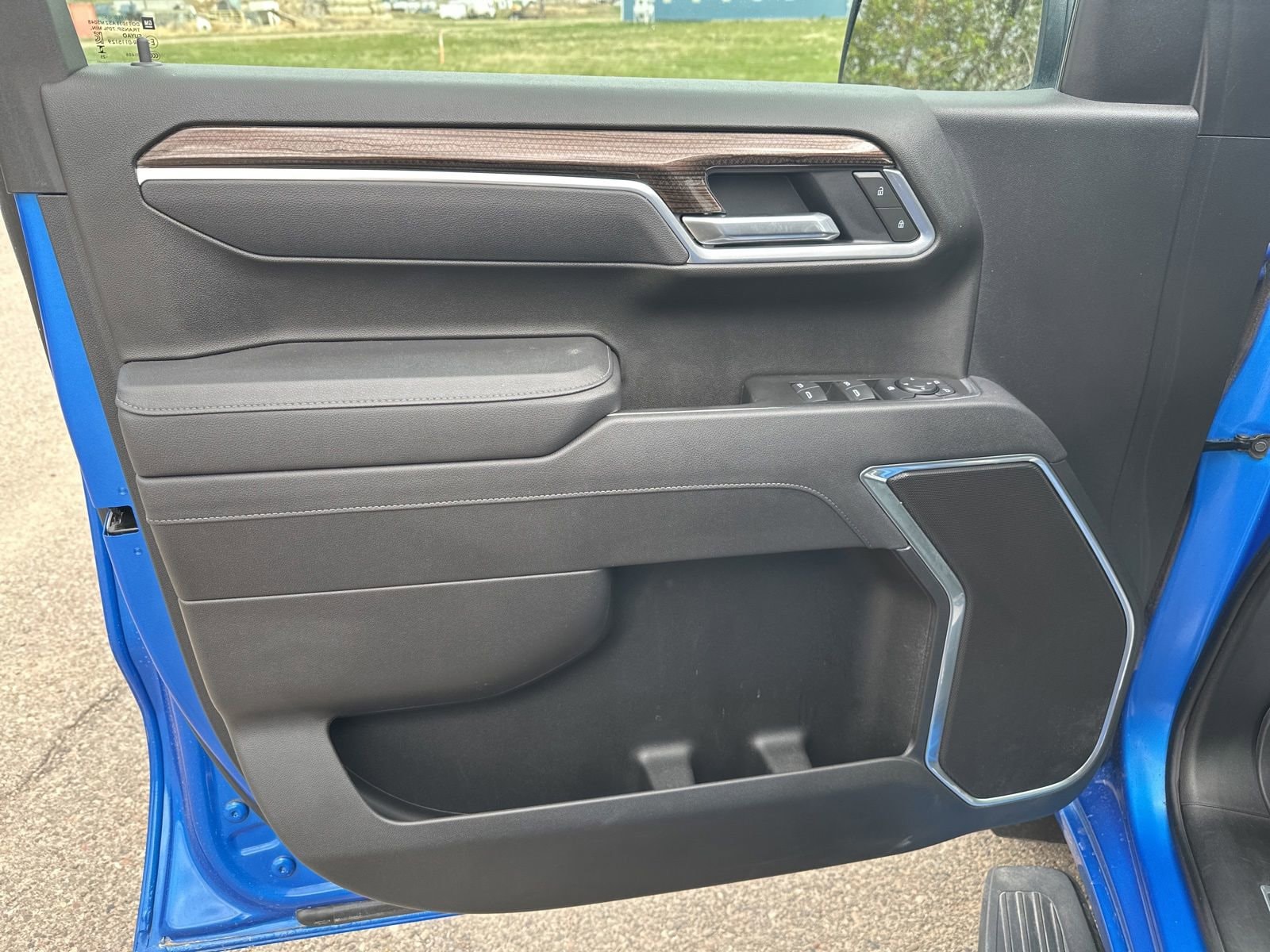2025 Chevrolet Silverado 1500 LT - Photo 6