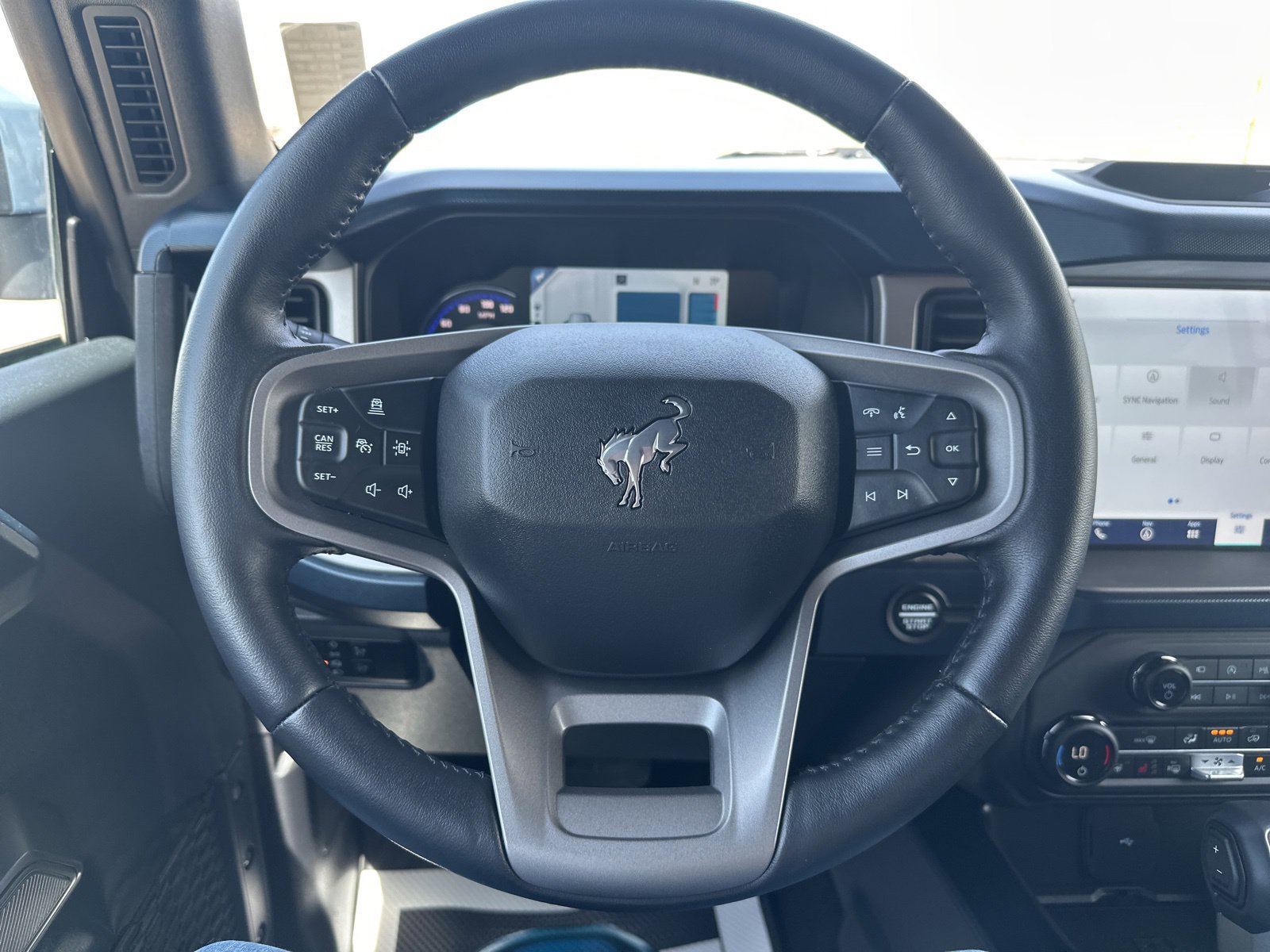 2023 Ford Bronco Outer Banks - Photo 12