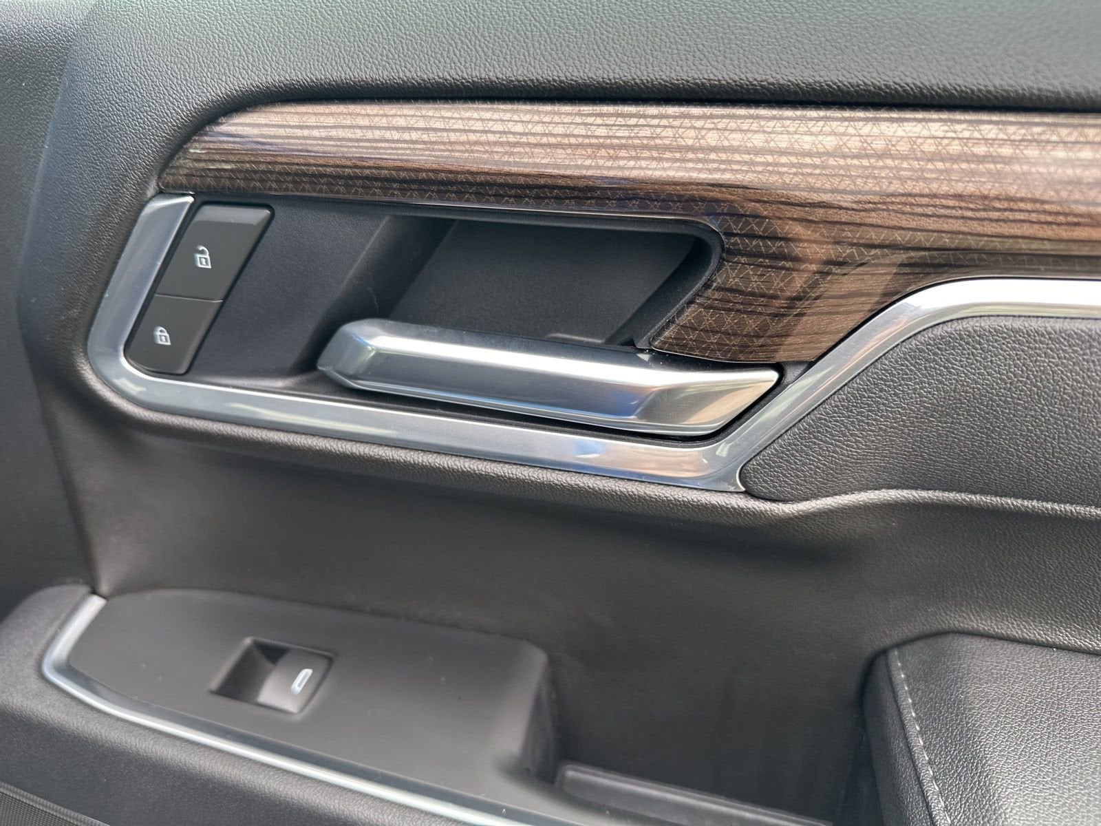2025 Chevrolet Silverado 1500 LT - Photo 30