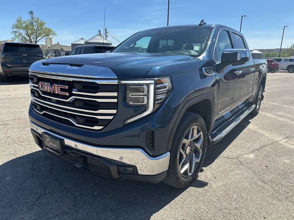 Used 2022 GMC Sierra 1500 SLT Truck