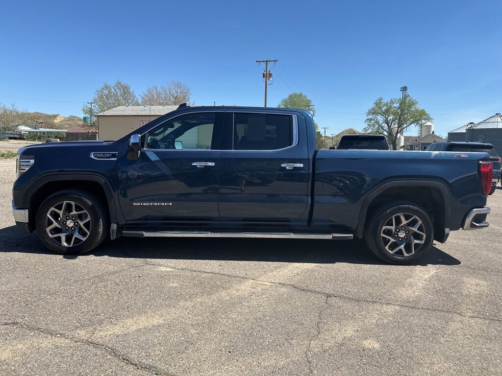 Used 2022 GMC Sierra 1500 SLT Truck