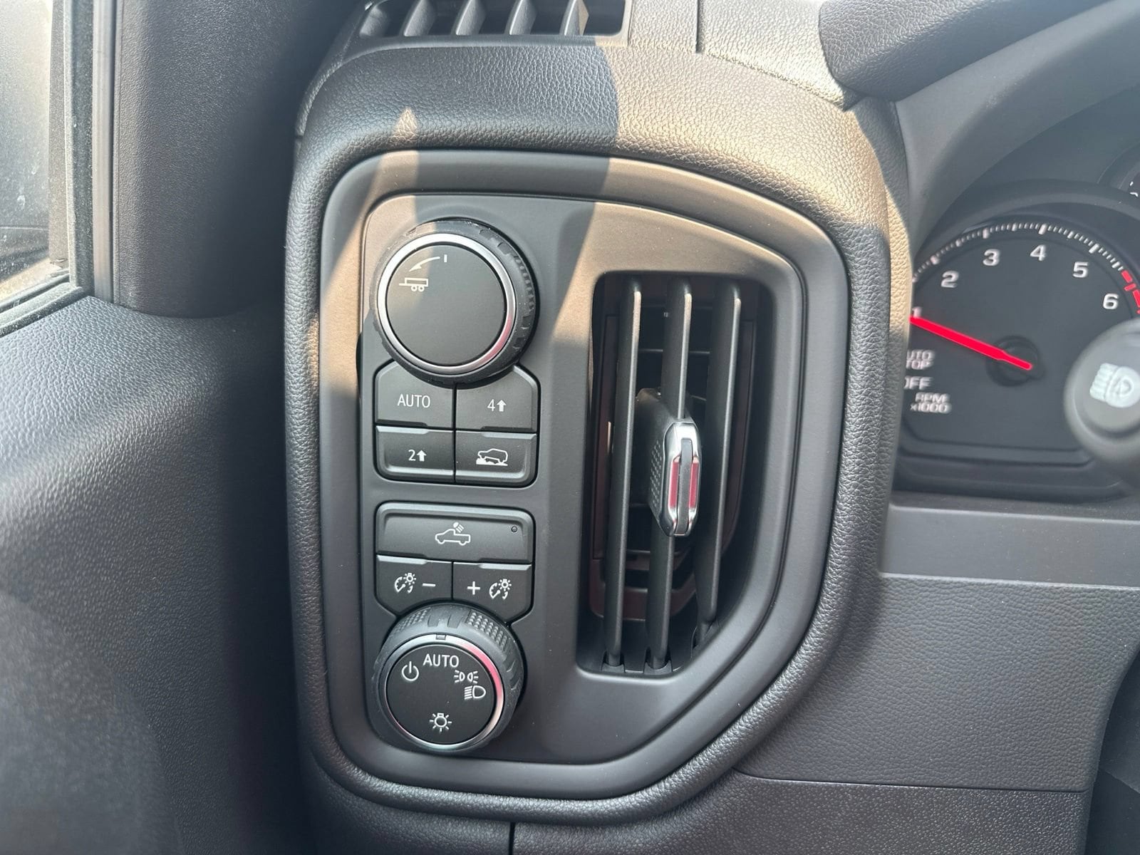 2026 Chevrolet Silverado 1500 Custom - Photo 9