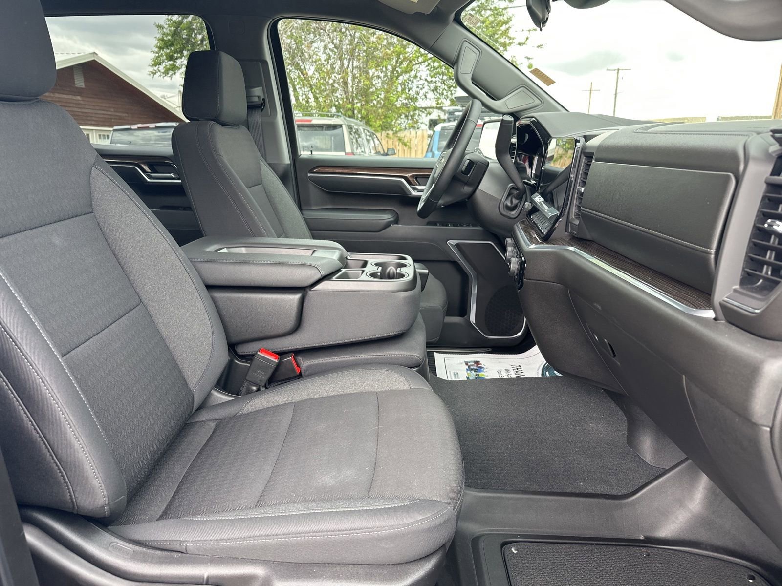2025 Chevrolet Silverado 1500 LT - Photo 28
