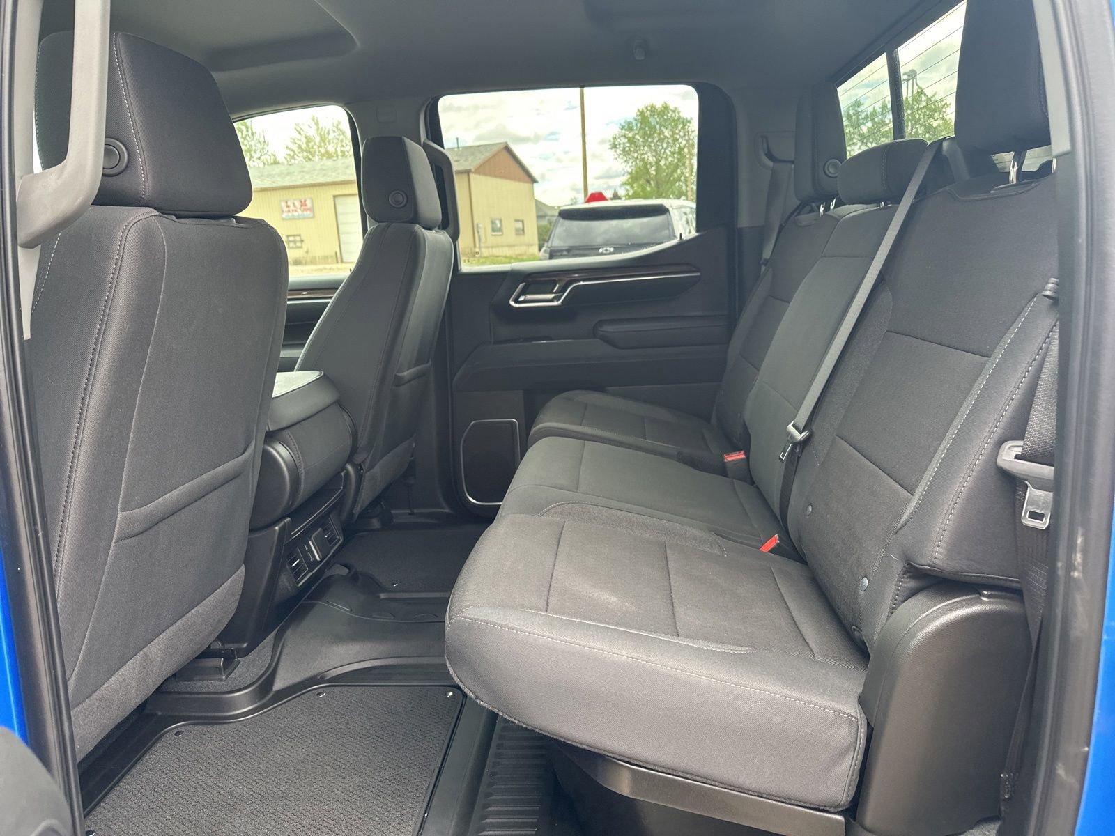 2025 Chevrolet Silverado 1500 LT - Photo 18