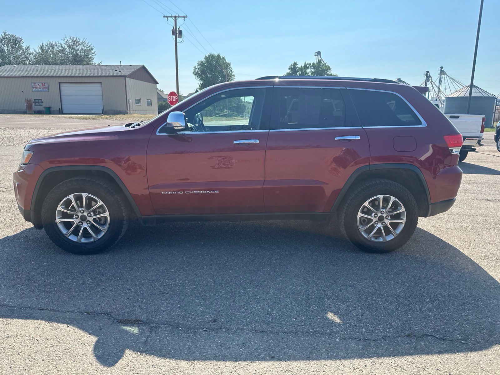Used 2014 Jeep Grand Cherokee Limited with VIN 1C4RJFBG7EC151859 for sale in Fort Benton, MT