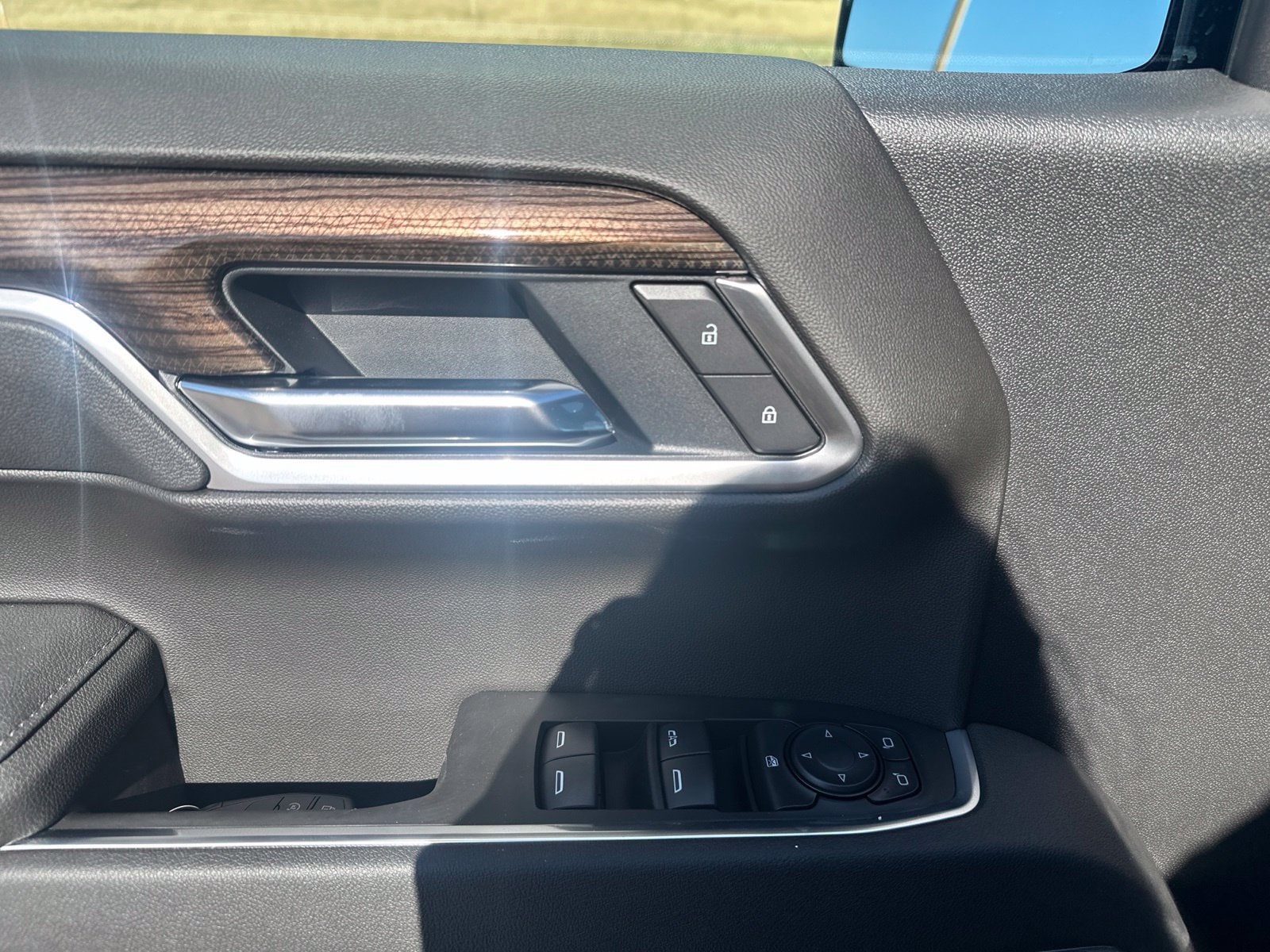 2026 Chevrolet Silverado 1500 LT - Photo 6
