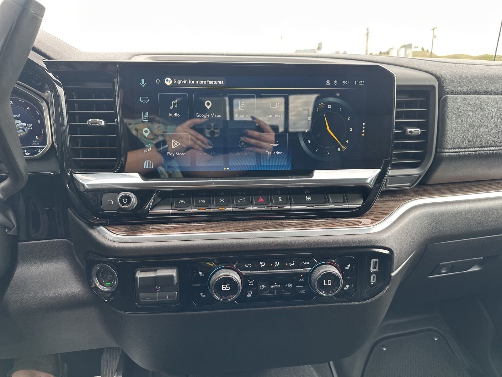 2025 Chevrolet Silverado 1500 LT - Photo 13