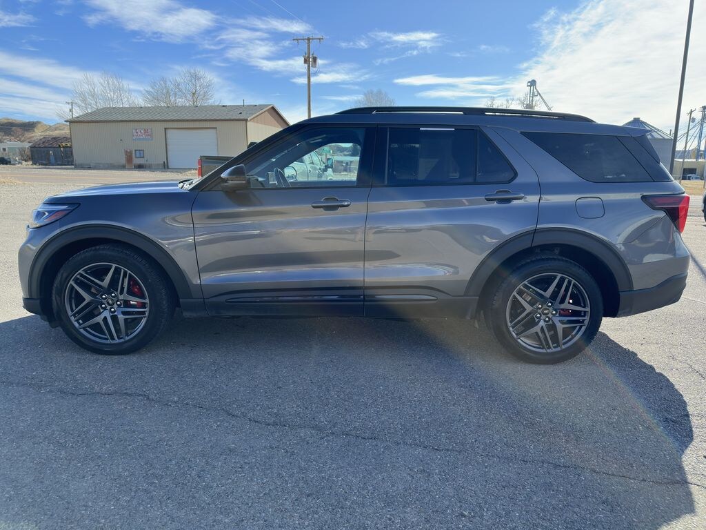 Used 2025 Ford Explorer ST