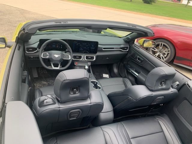 2025 Ford Mustang EcoBoost Premium Convertible - Photo 17