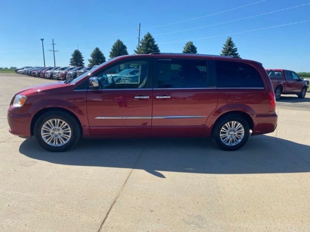 Used 2016 Chrysler Town & Country Limited Wagon