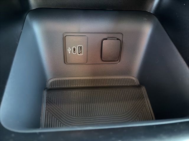 2026 Ford Explorer ST-Line - Photo 17