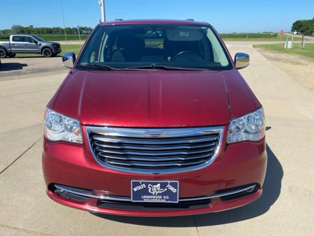 Used 2016 Chrysler Town & Country Limited Wagon