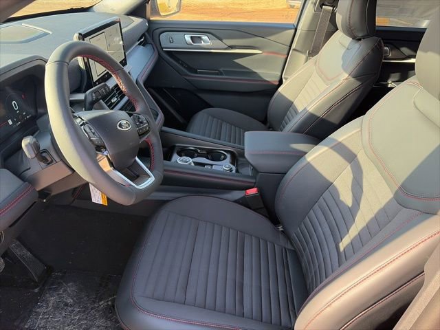 2026 Ford Explorer ST-Line - Photo 14