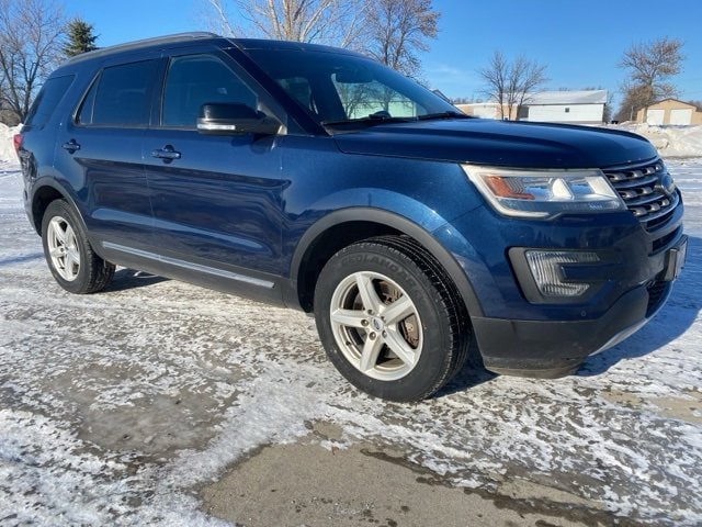 2016 Ford Explorer XLT's photo