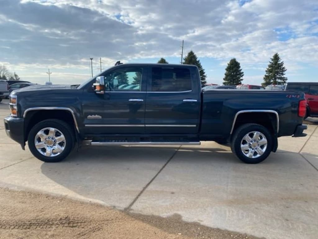 Used 2018 Chevrolet Silverado 2500HD High Country 4WD Crew Cab 153.7 High Country