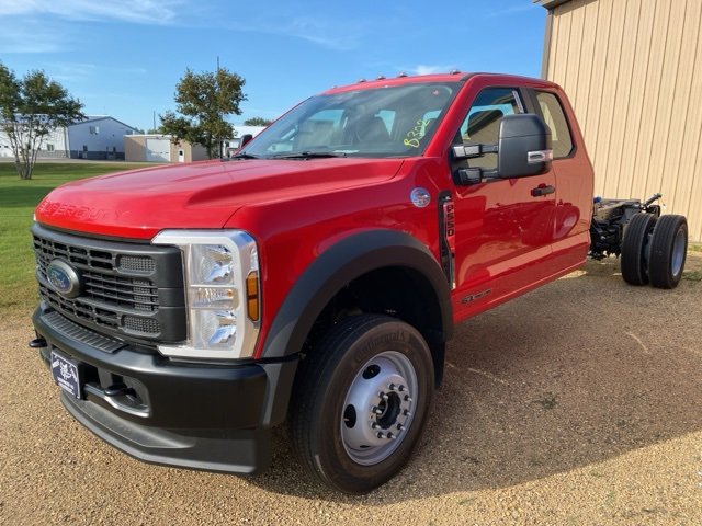 2026 Ford F-550 photo 3