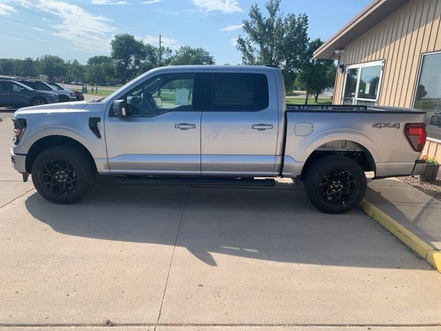 2025 Ford F-150 XLT photo 4