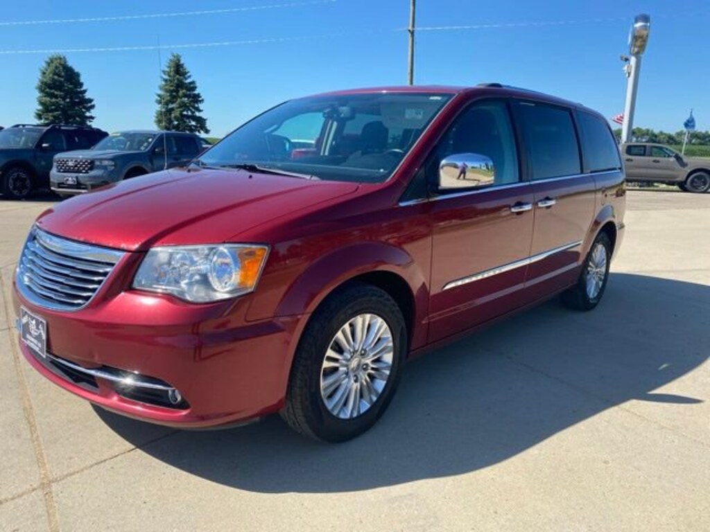 Used 2016 Chrysler Town & Country Limited Wagon