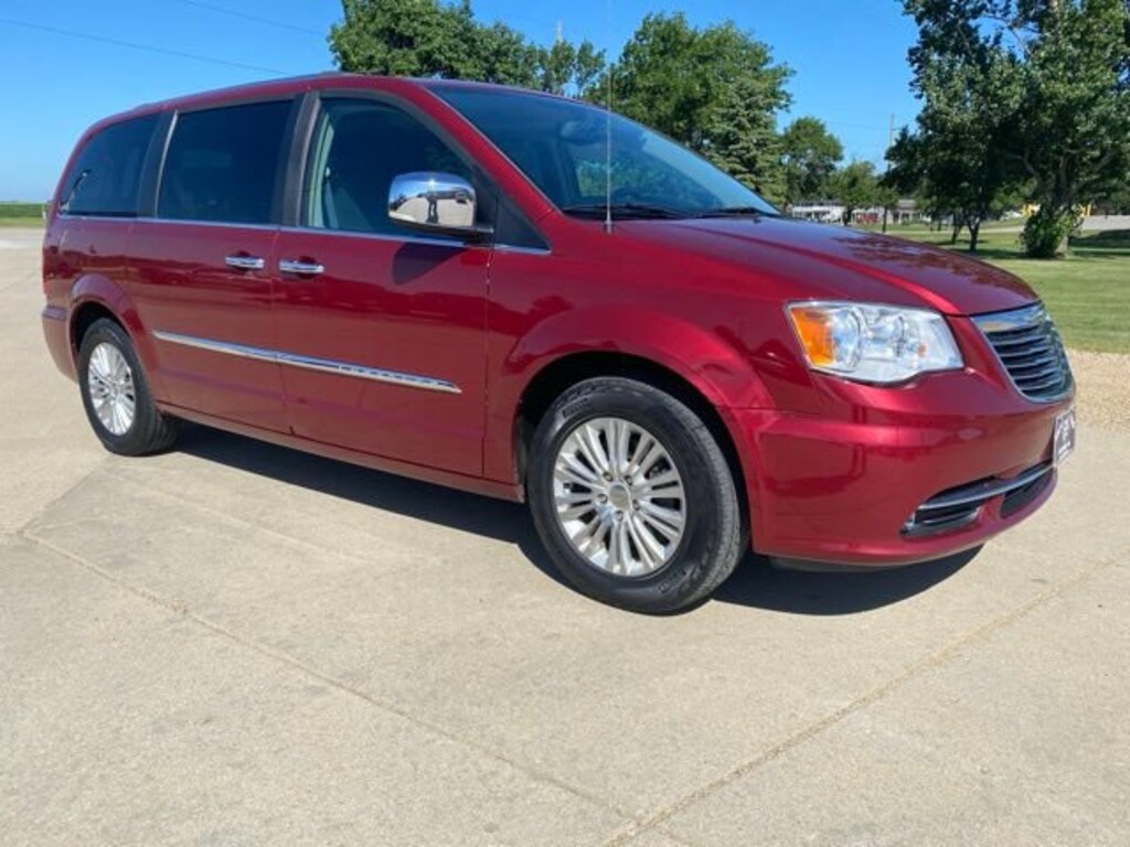 Used 2016 Chrysler Town & Country Limited Wagon