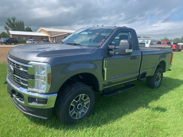2025 Ford F-250 XLT photo 3