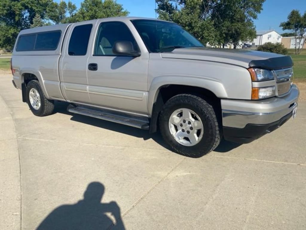 Used 2006 Chevrolet Silverado 1500 LT1 Ext Cab 143.5 WB 4WD LT1