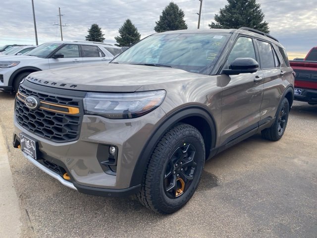 2026 Ford Explorer photo 3