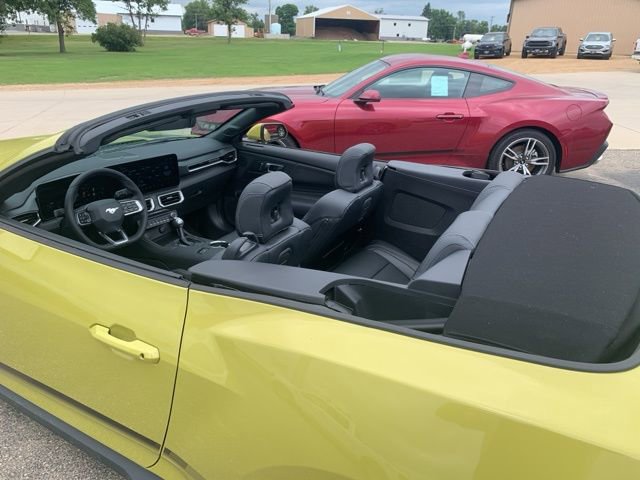 2025 Ford Mustang EcoBoost Premium Convertible - Photo 16