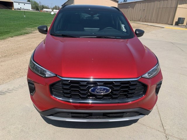 2025 Ford Escape ST-Line photo 2