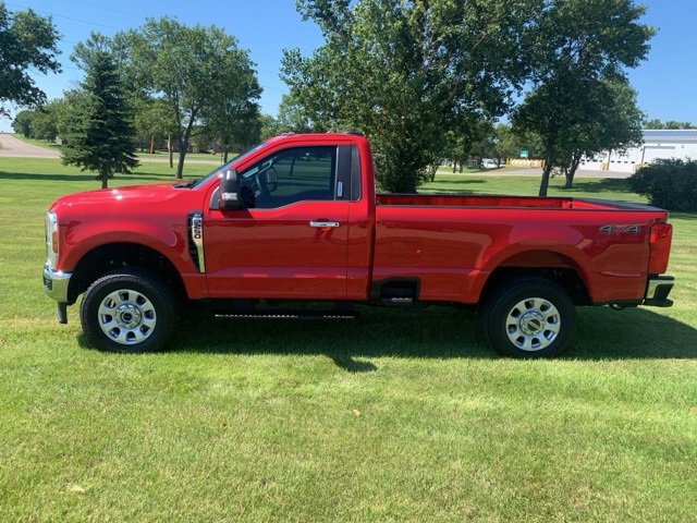 2024 Ford F-250 XLT photo 4