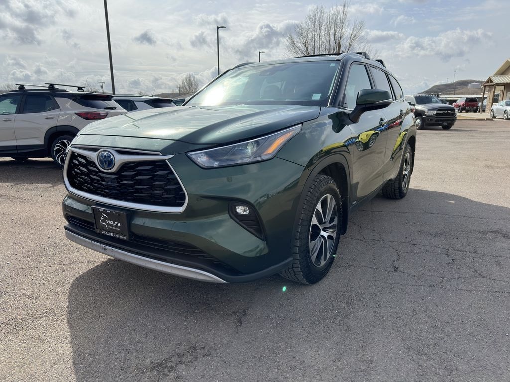 Used 2023 Toyota Highlander Hybrid XLE SUV