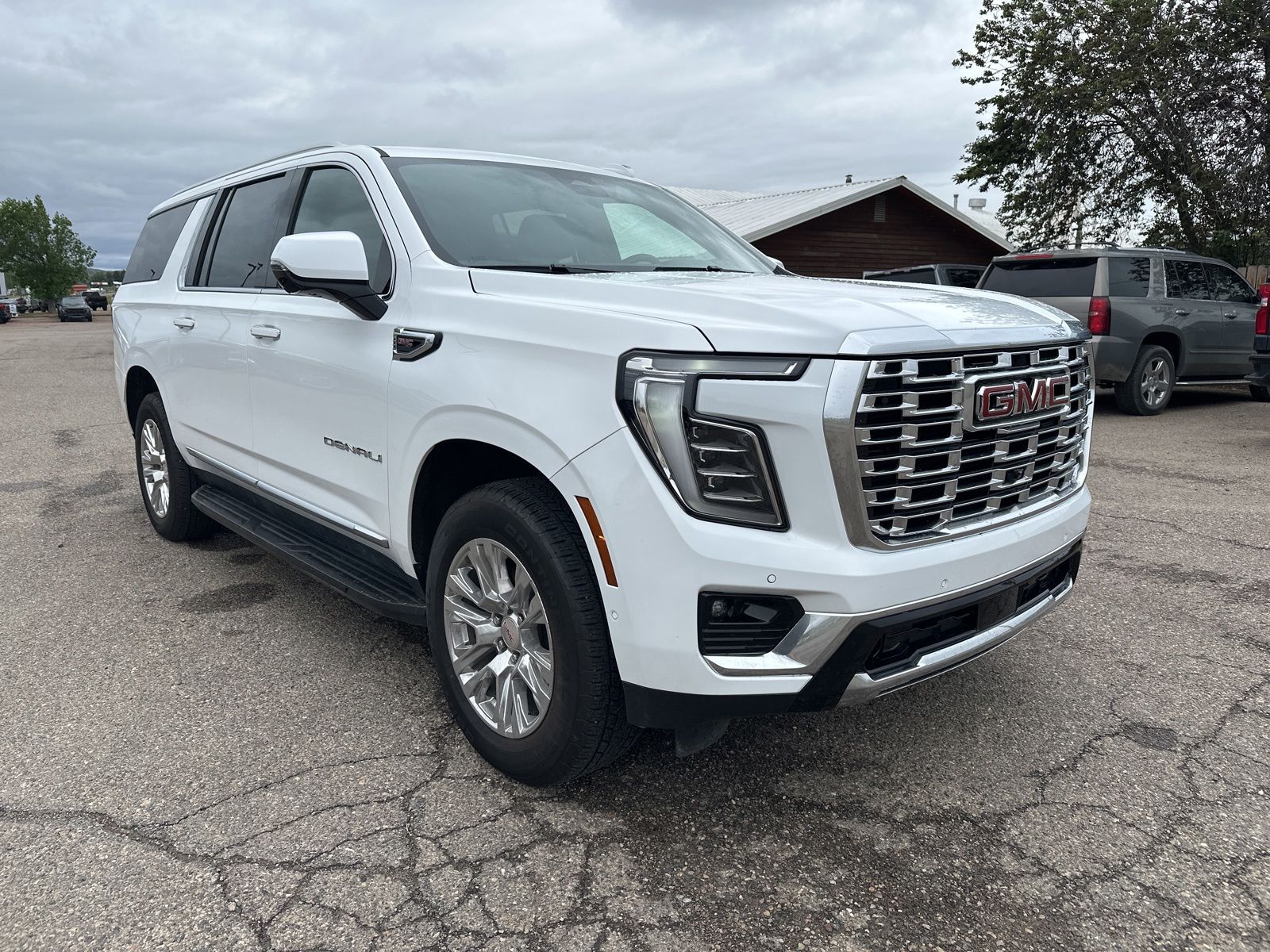 2025 GMC Yukon Denali AWD's photo