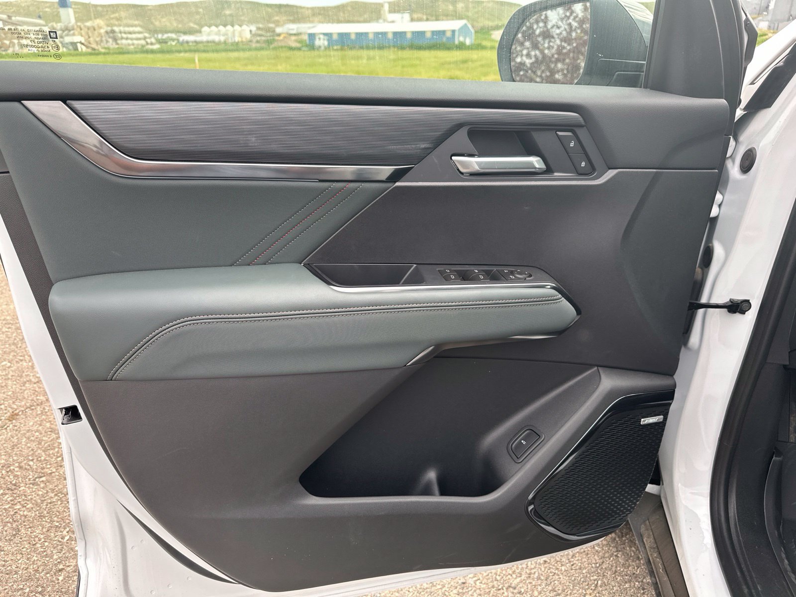 2026 GMC Acadia AT4 - Photo 7
