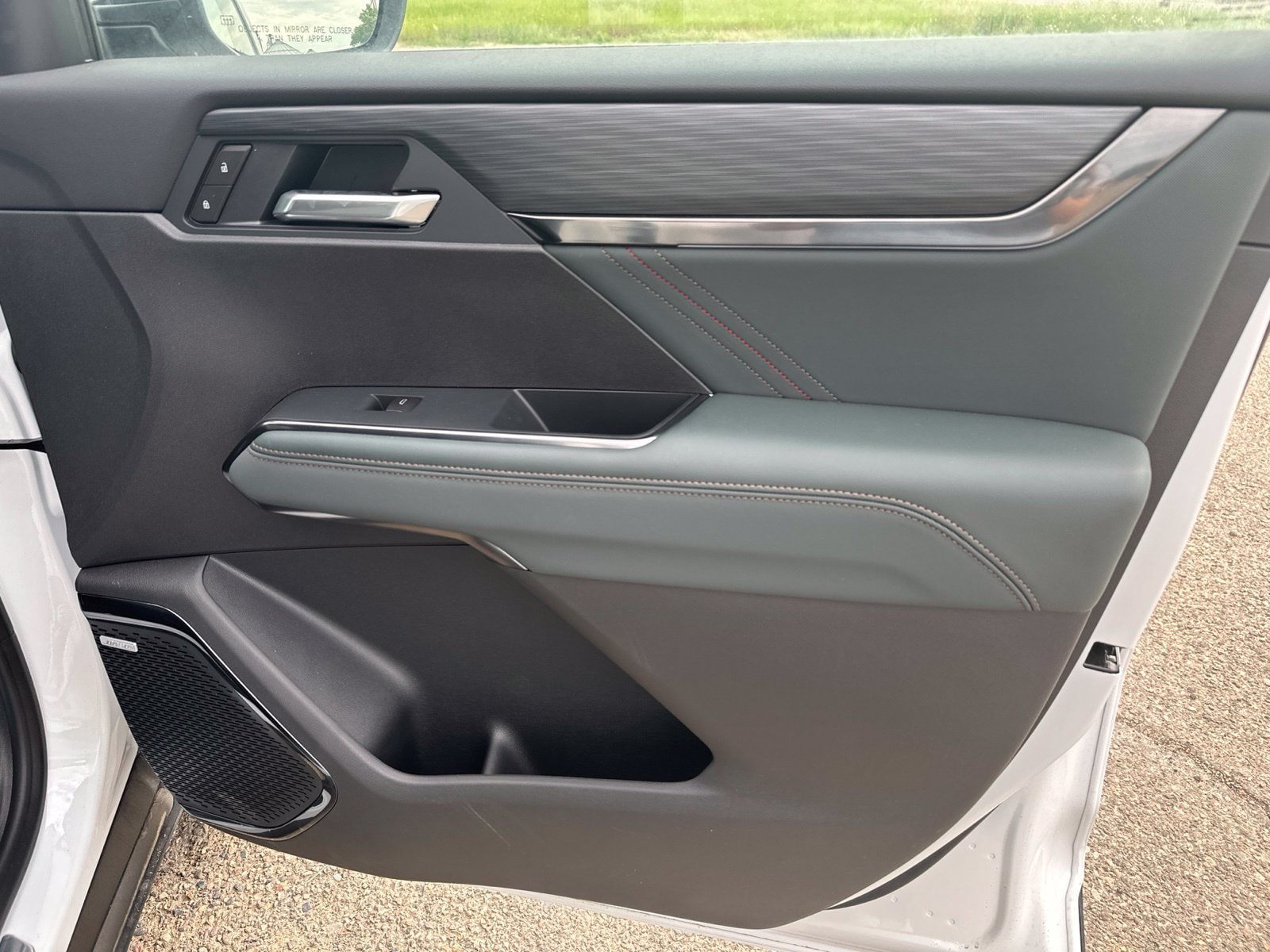 2026 GMC Acadia AT4 - Photo 33