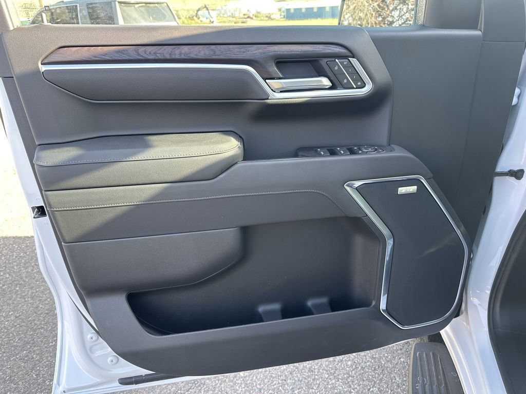2026 GMC Sierra 1500 SLT - Photo 6