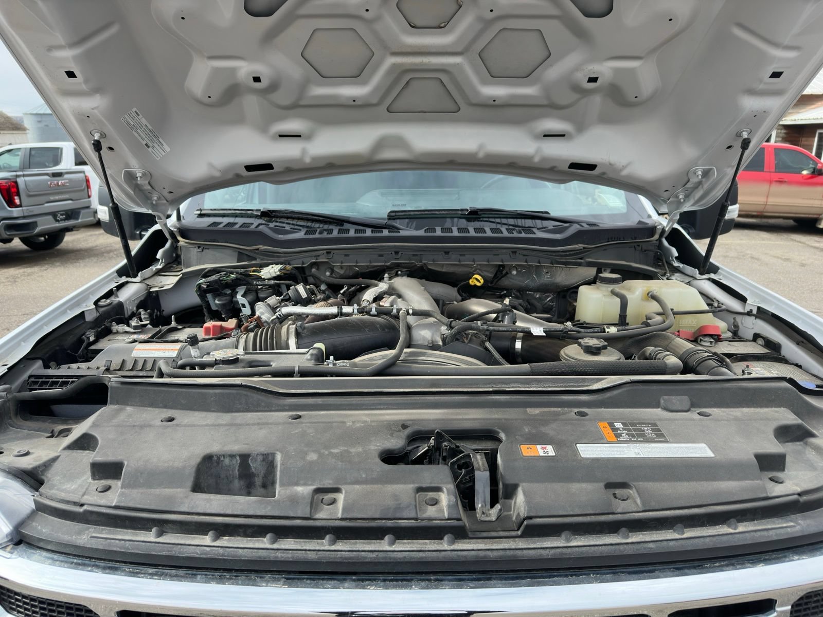 2024 Ford F-550 Super Duty Chassis Cab XLT - Photo 28