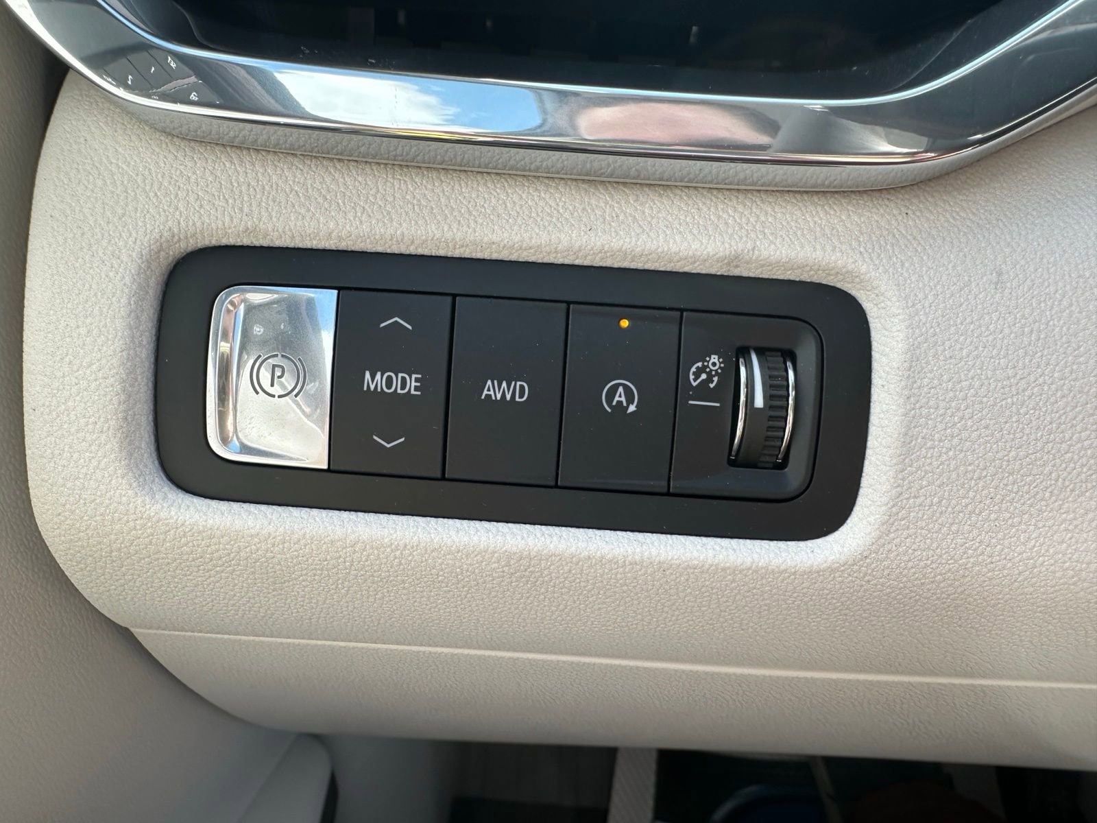 2026 GMC Acadia Denali - Photo 9