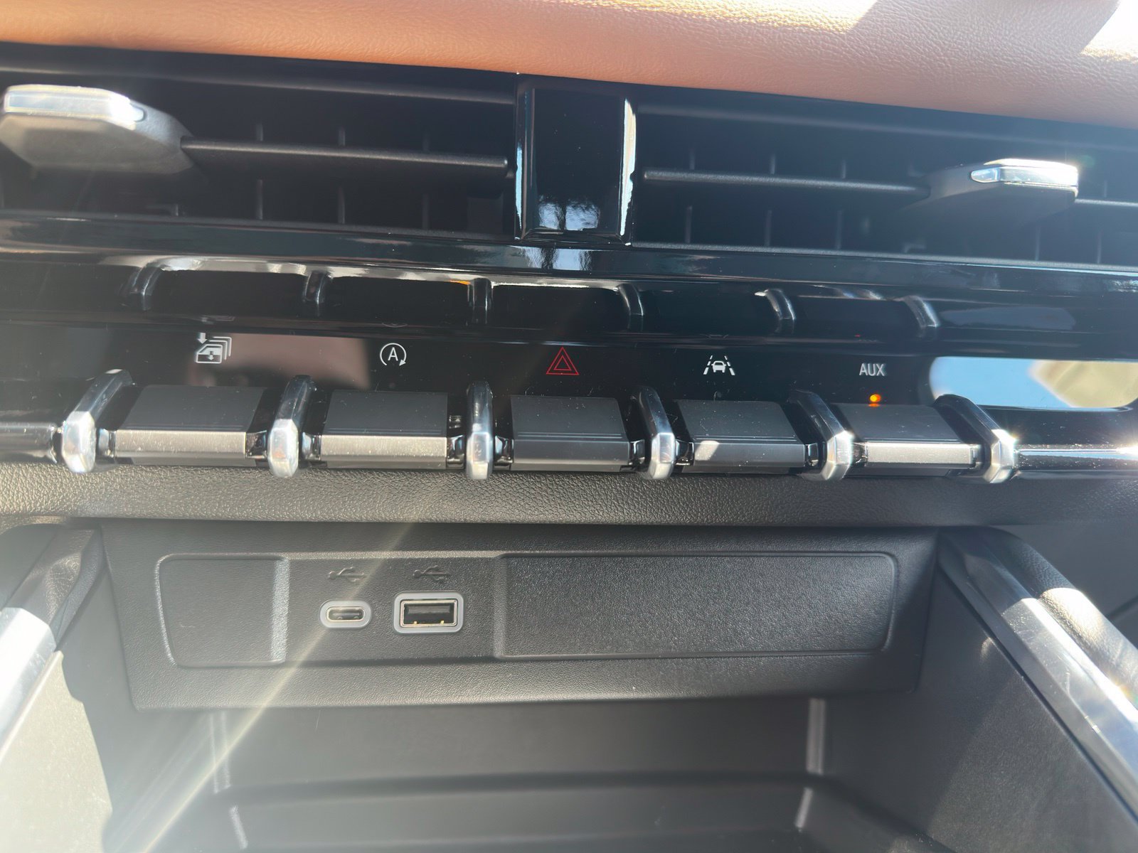 2026 GMC Canyon AT4 - Photo 17